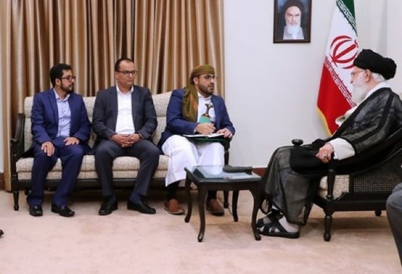 رهبر معظم انقلاب: با قدرت در مقابل توطئه سعودیها و اماراتیها برای تجزیه یمن بایستید
