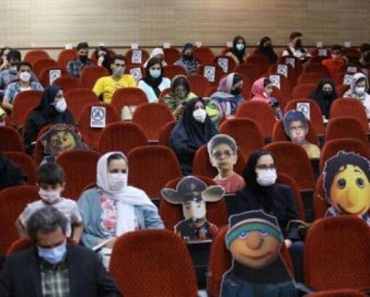 نمایشگاه پوسترهای ادوار جشنواره فیلم کودک در اصفهان افتتاح شد