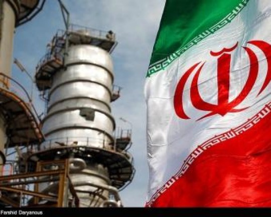 گزارش رویترز از افزایش فروش محصولات پتروشیمی و سوخت ایران با وجود تحریمها