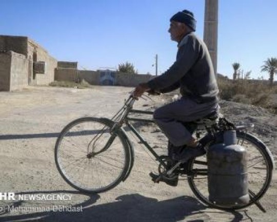 کمبود سیلندر گاز در جنوب کرمان/ صفهای طولانی و ۳ روز سرگردانی