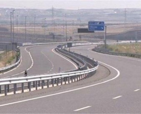 بهسازی و ایجاد زیرساختهای جاده ای و ریلی در استان ضروری است