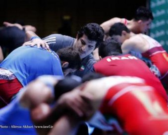 روایت خادم از کارگری ملیپوش کشتی؛ گریه کرد و گفت خانوادهام چیزی برای خوردن ندارند!