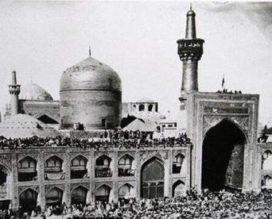 ۴۳ سال قبل؛ هدیه روسها و پهلویها به زائران امام هشتم