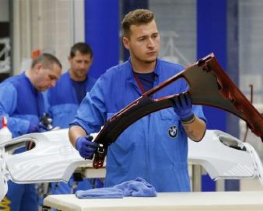 بلومبرگ: آلمان در معرض خطر صنعتزدایی است