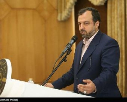 خاندوزی: مالیات کارمندان و کارگران کاهش مییابد/ تمرکز دولت بر کنترل موتورهای تورم زا در کشور