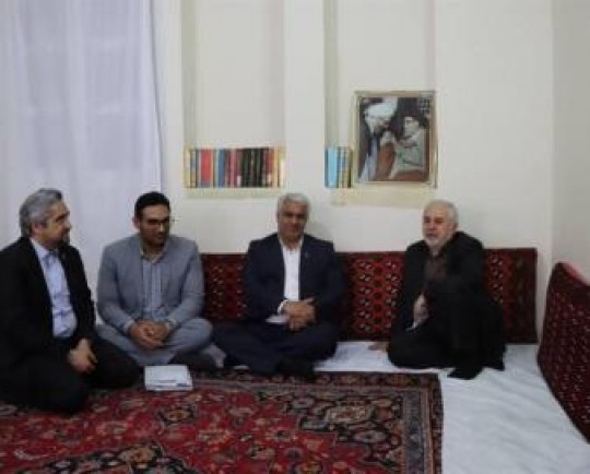 حسینیه آیتالله سیدجواد خامنهای باید حفظ و احیا شود