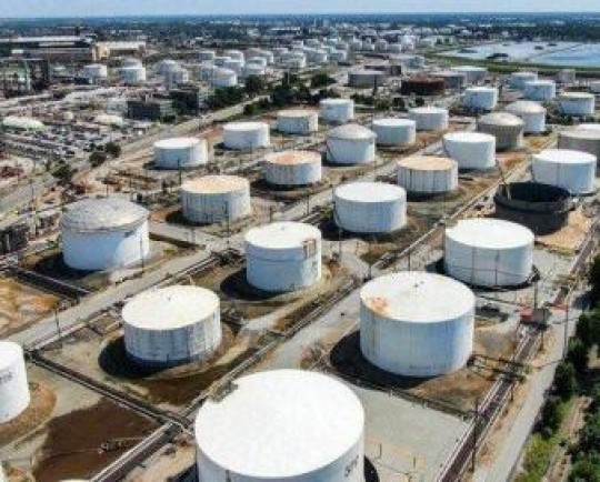 آمریکا به برداشت نفت از ذخایر راهبردی ادامه میدهد