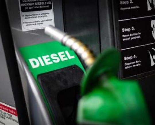 بلومبرگ: اتحادیه اروپا زمستان امسال با کمبود گازوئیل مواجه میشود