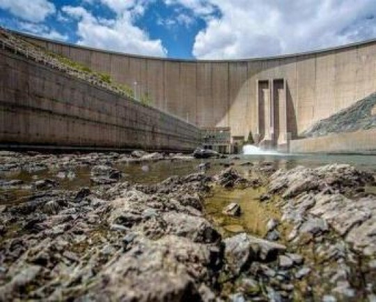 ۸۹ درصد سد زایندهرود خالی است/ ۱۴۰ میلیون مترمکعب آب پشت سد