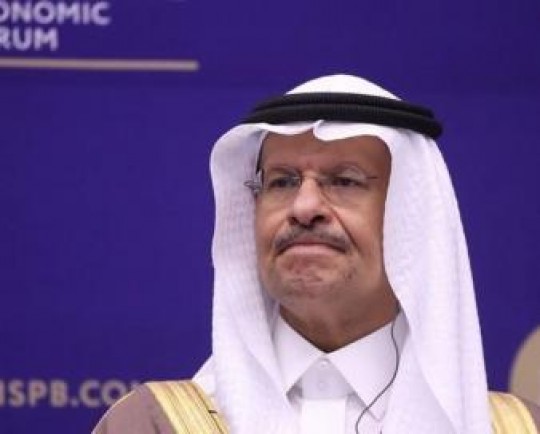 عربستان: آمریکا بازار نفت را دستکاری میکند