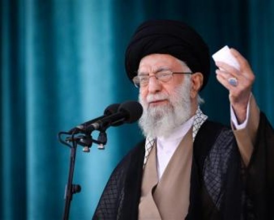 پیام امام خامنهای در پی حادثه تروریستی حرم شاهچراغ: همه در مقابله با دست دشمن آتشافروز و عوامل او وظائفی داریم