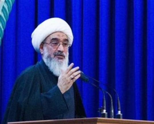 تذکر دوباره امام جمعه بوشهر به صنایع برای استخدام جوانان بومی/ مردم تقاضای برخورد قانونی دارند