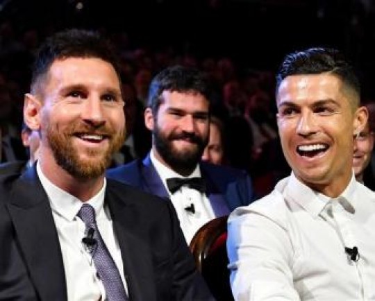 رونالدو و مسی بابت انتشار هر پست در اینستاگرام چقدر درآمد کسب میکنند؟