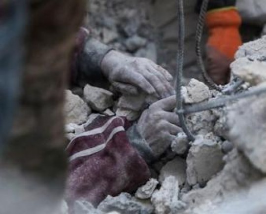 درخواست فعالان برای رفع فوری تحریمها علیه سوریه