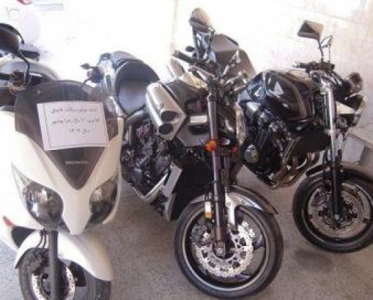 موتورسیکلتهای قاچاق در بوشهر توقیف شدند