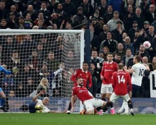 توقف منچستر مقابل تاتنهام در لندن/ نیوکاسل، اورتون را به سقوط نزدیکتر کرد