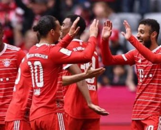 بایرن مونیخ، شالکه را به منطقه سقوط برگرداند و به قهرمانی نزدیکتر شد