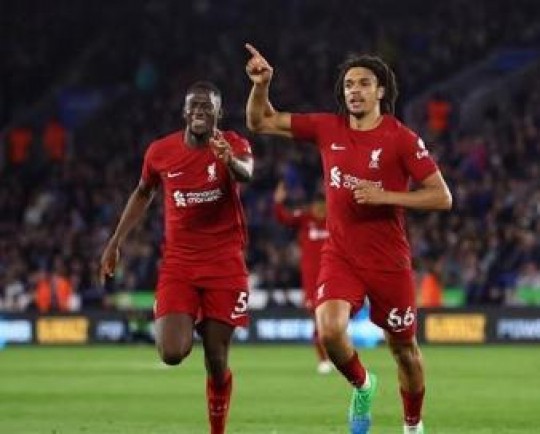 لیورپول به تعقیب بالانشینان ادامه داد؛ خطر سقوط بیخ گوش روباهها