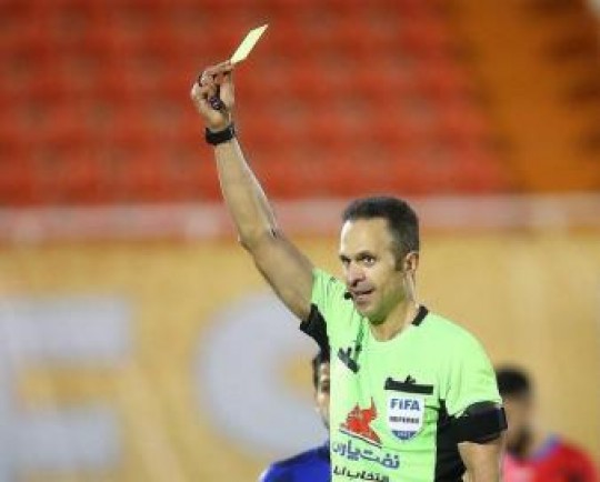 کدام داوران بازیهای پرسپولیس، سپاهان و استقلال را سوت میزنند؟