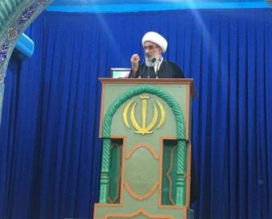 امام جمعه بوشهر: چرا حسابهای بانکی و پرونده مالیاتی صنایع، نفت، گاز و پتروشیمی در بوشهر نیست؟