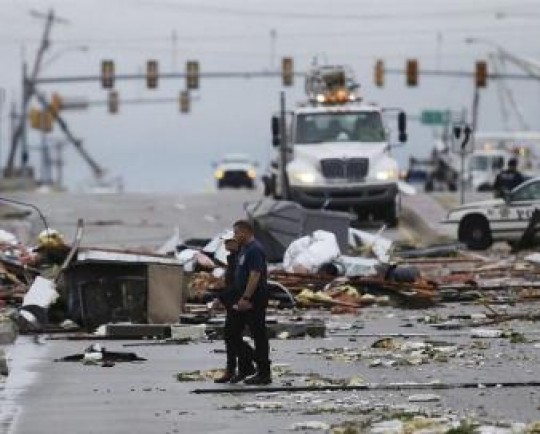 طوفانهای شدید و تگرگ برق بسیاری از مناطق آمریکا را قطع کرد